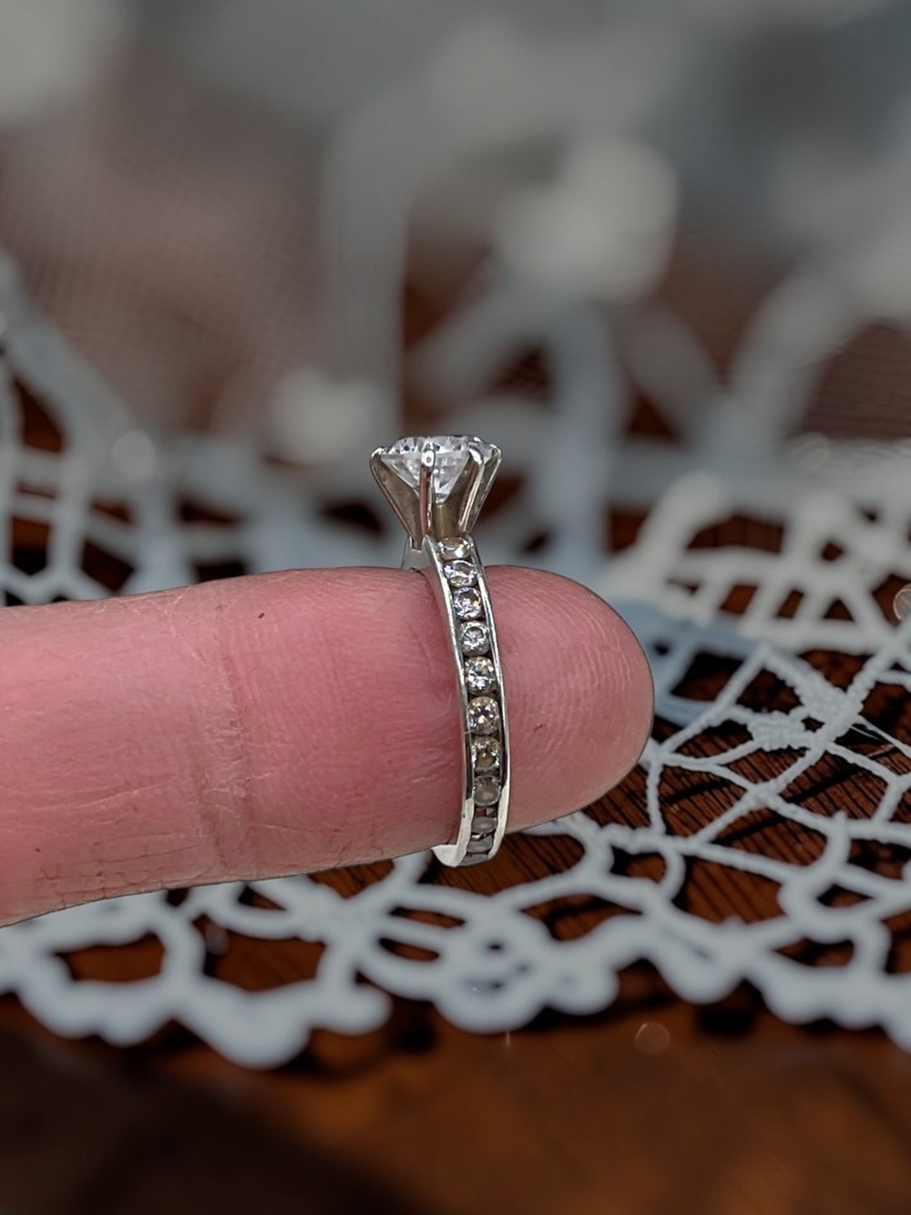 🌺Vintage Sterling & CZ Engagement Ring (stones all around)